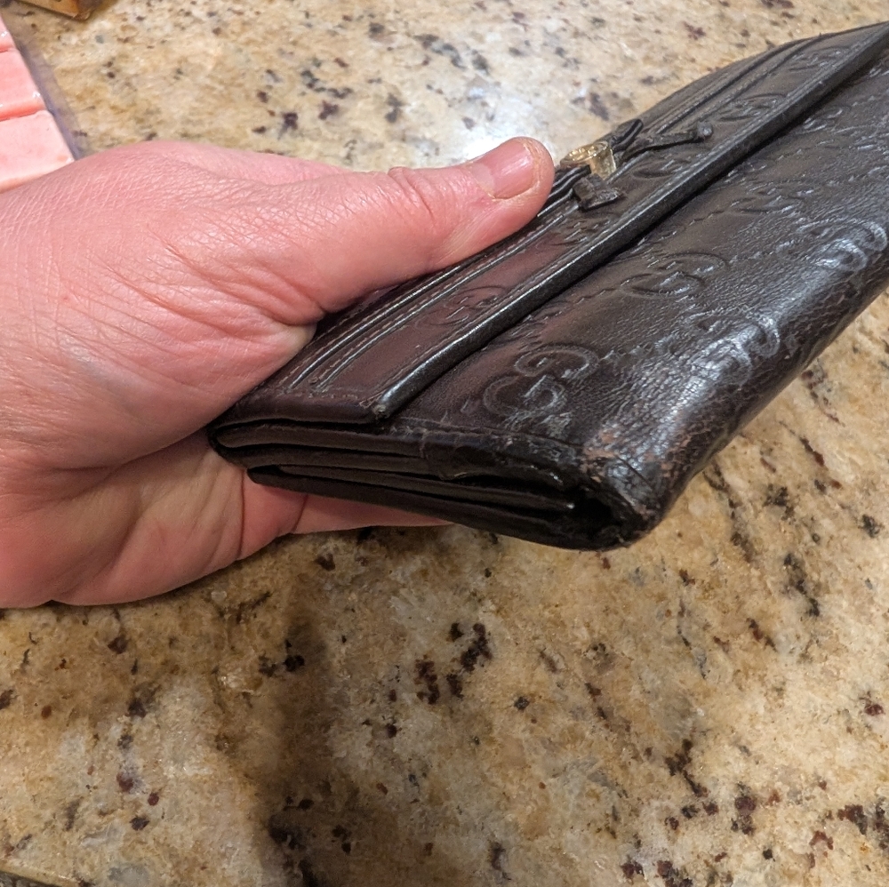 Gucci Brown GG Embossed Leather Bow Continental Wallet with Gold Accent - Picture 10 of 11